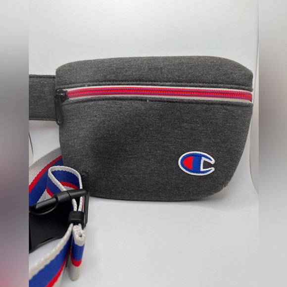Champion Fanny Pack/Pouch/Crossbody - Picture 1 of 3